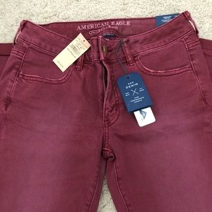 Brand New!🚨 AE Jegging Crop: Deep Cherry size 8